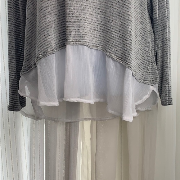 👚2/$15 Living Doll Long Sleeved Tunic - Picture 3 of 5